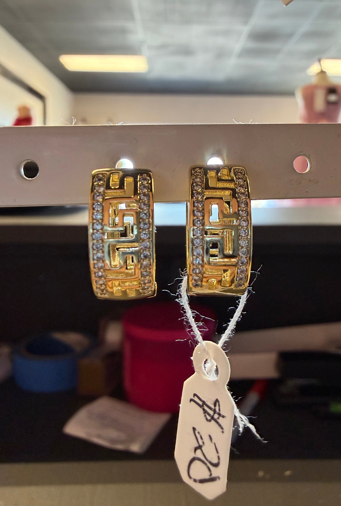 Square pattern earrings