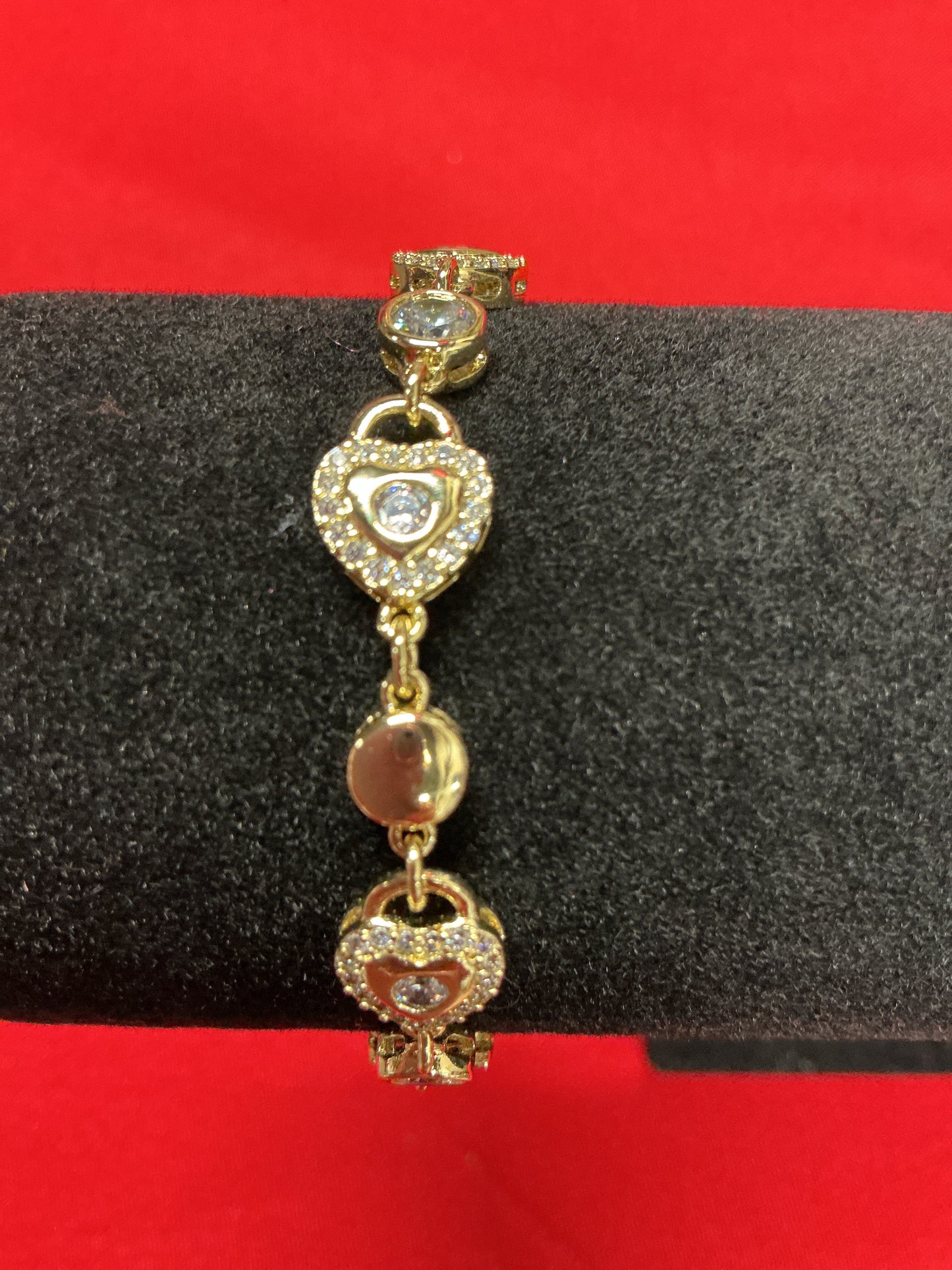 Linked hearts bracelet 1016