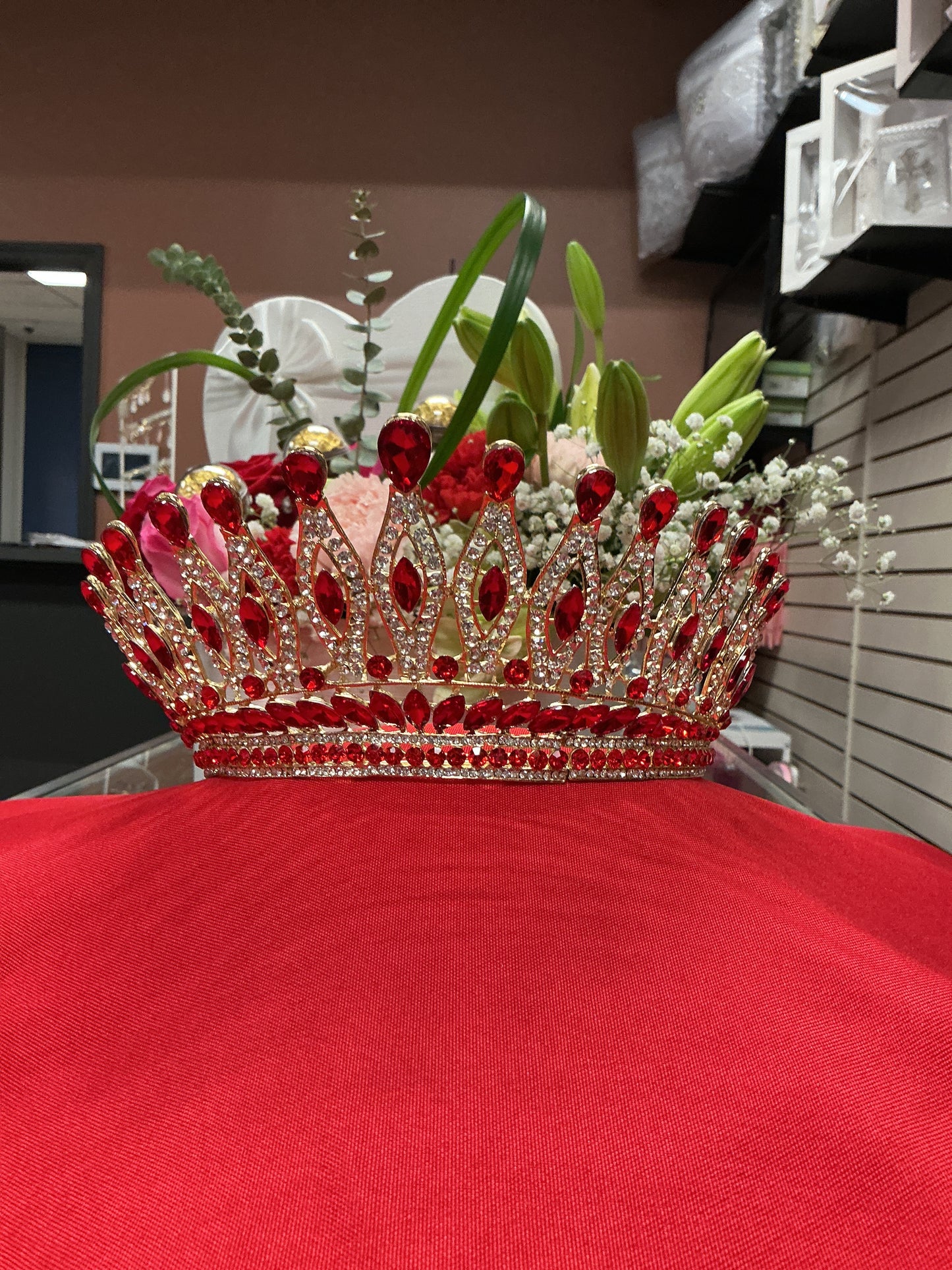 Red jewels and gold 1002