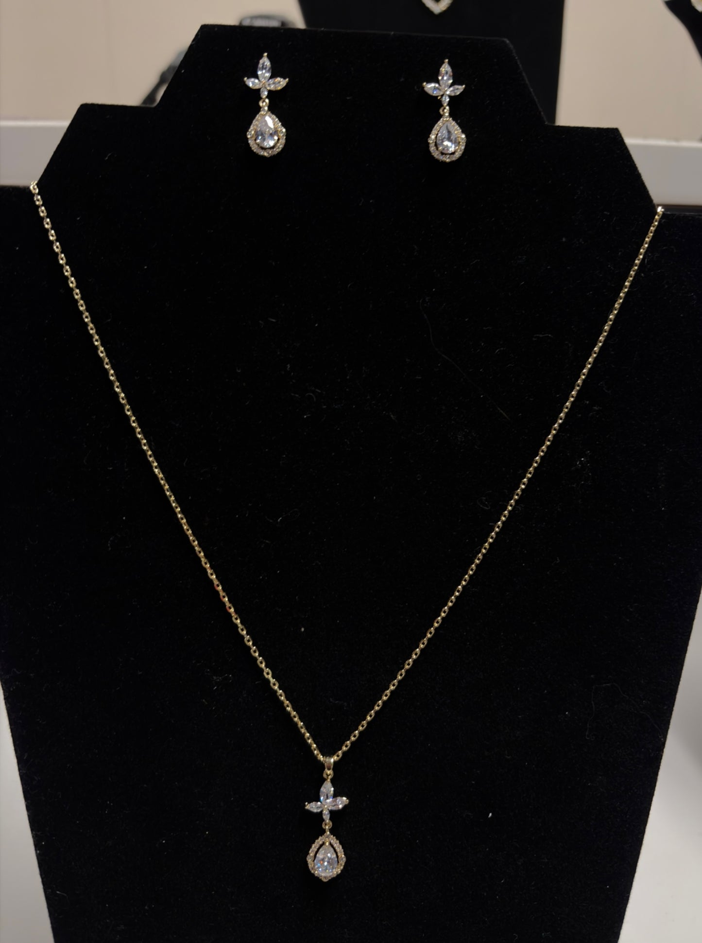 Dewdrop Earring and Necklace Set