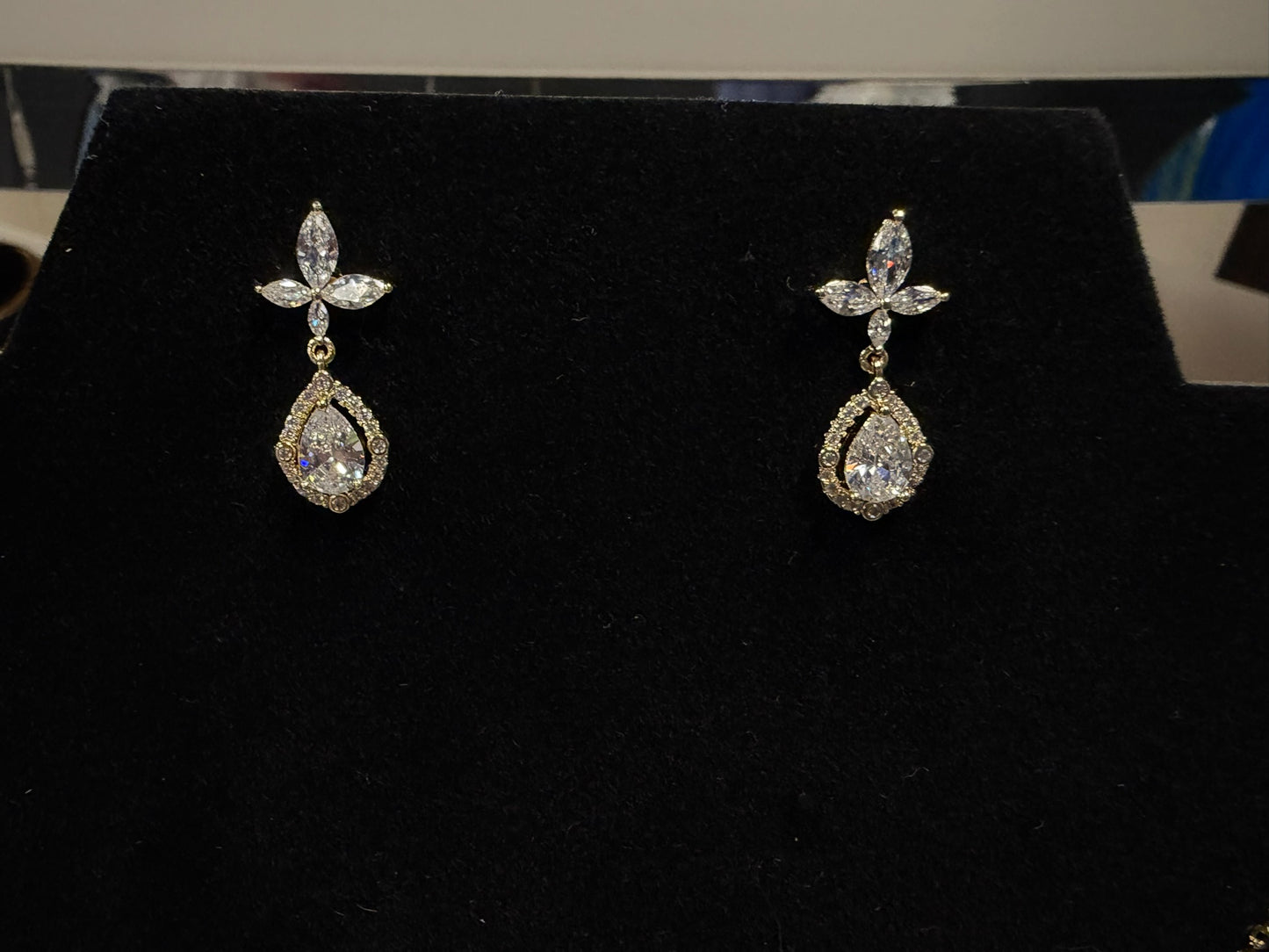 Dewdrop Earring and Necklace Set